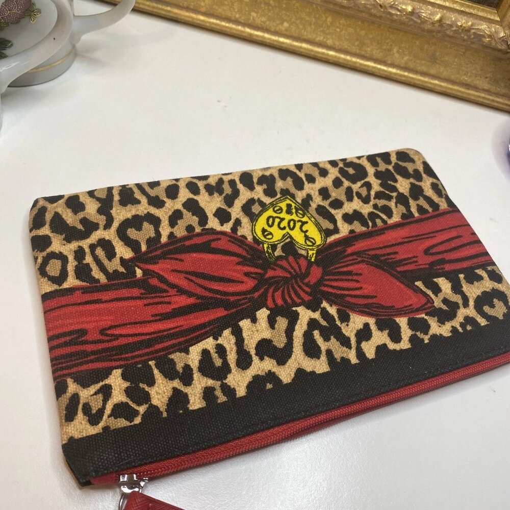 Brighton Canvas Red/Tan Rectangle Animal Print Clutch 2020 collectible Zip Bag - Picture 2 of 3